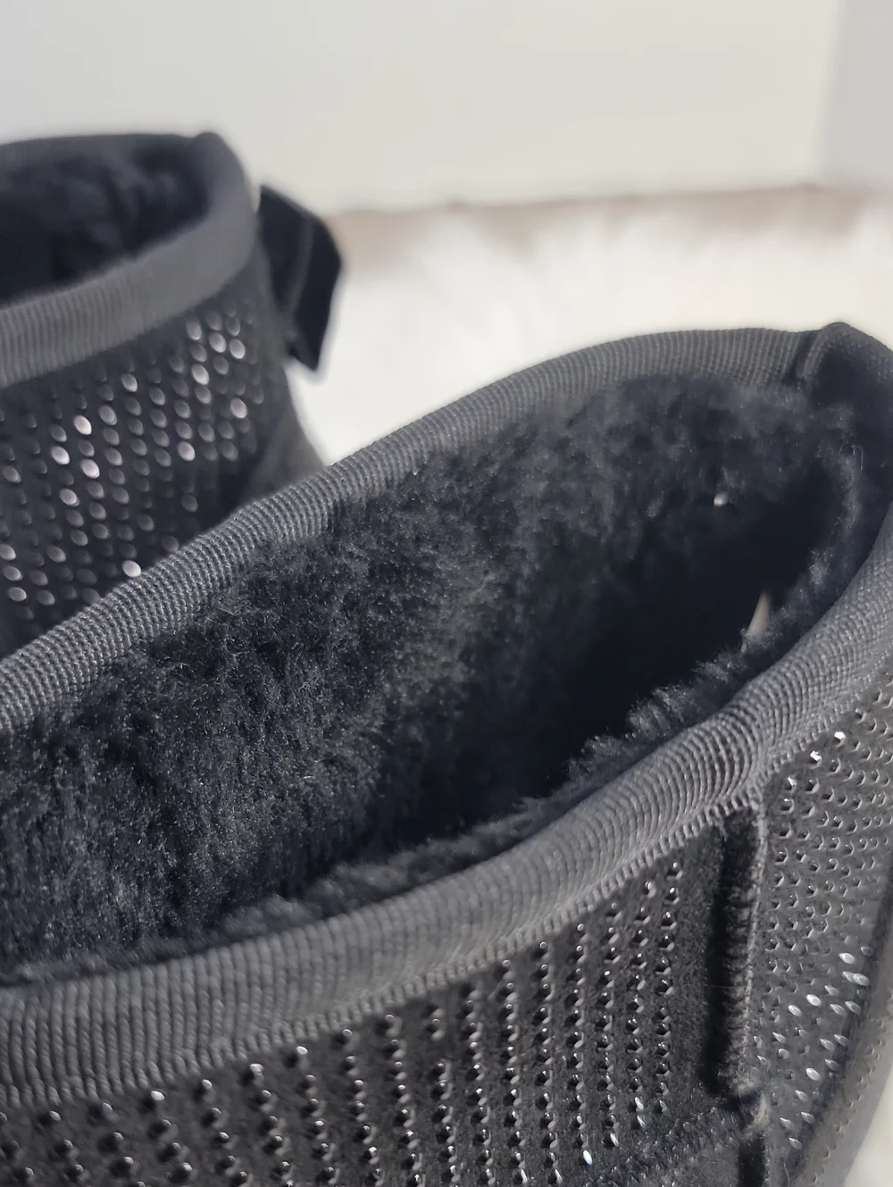 Black Rhinestone Sparlkle Bootie Boot Faux Fur InsideSize 38/ 7.5